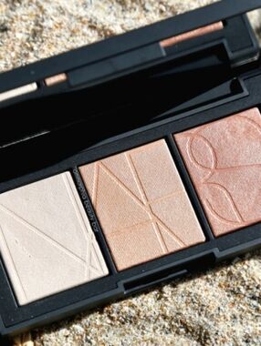 NARS Limited Edition BANC DE SABLE Highlighting Palette Highlighter